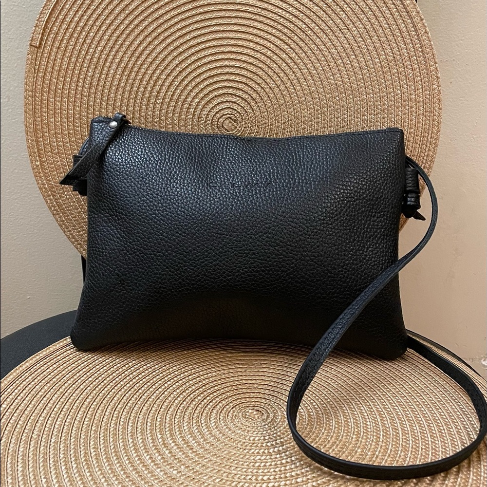 HAND MADE IN SPAIN CROSS BODY LEATHER BAG.